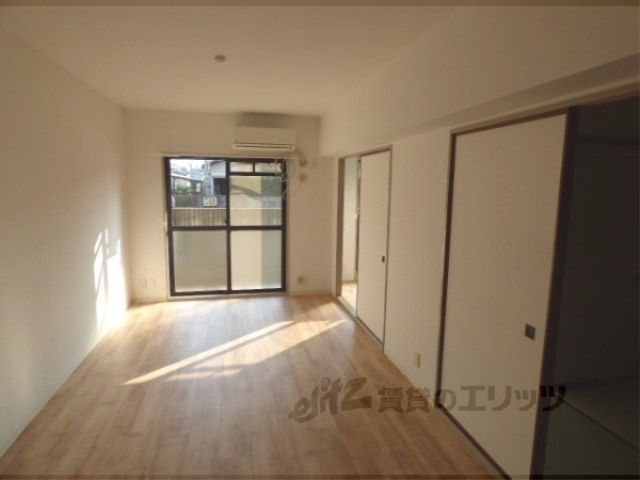 居室・リビング　リビング