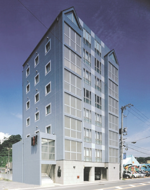 建物外観　RICビル（フルリノベーションビル）