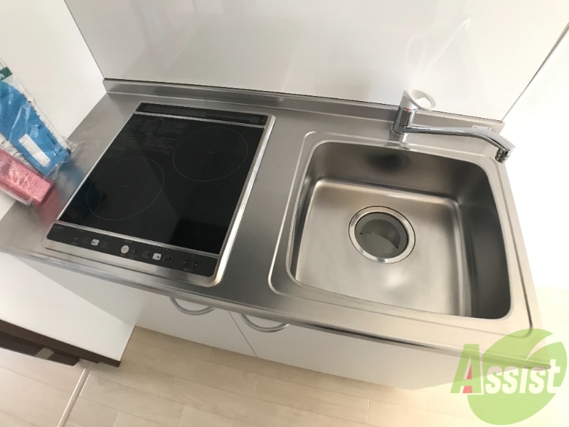 キッチン　キッチンはＩＨクッキングヒーターになっています。