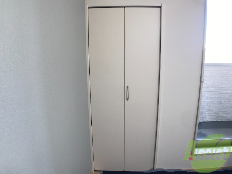 収納　収納はこちらのクローゼットをお使いください。