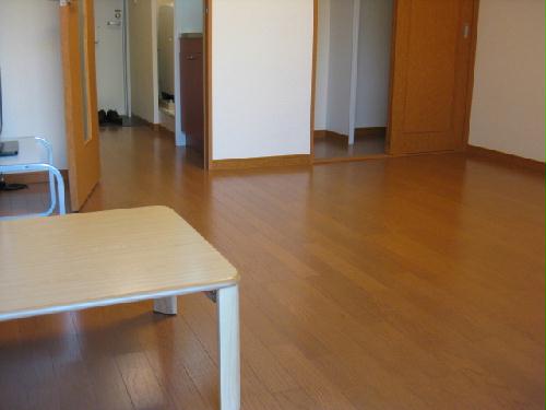 居室・リビング　2Fはカーペットとなります。