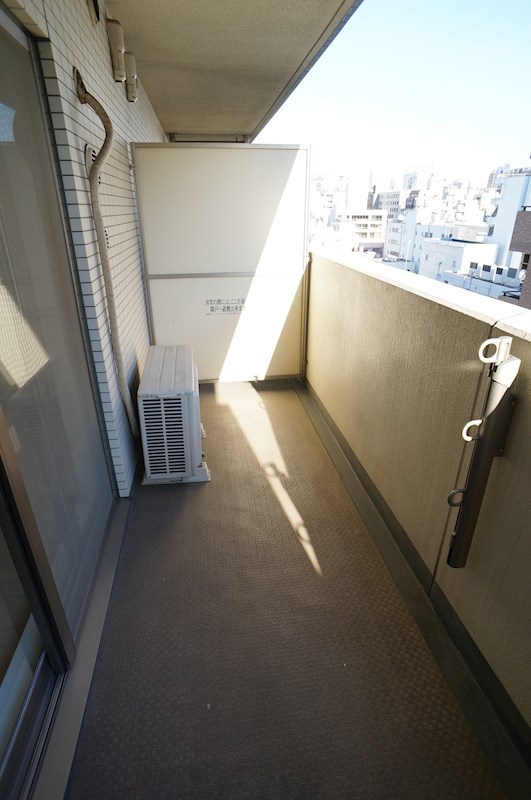 バルコニー　ベランダは外干しも可能な設計。天気の良い日はお日様の下で、雨