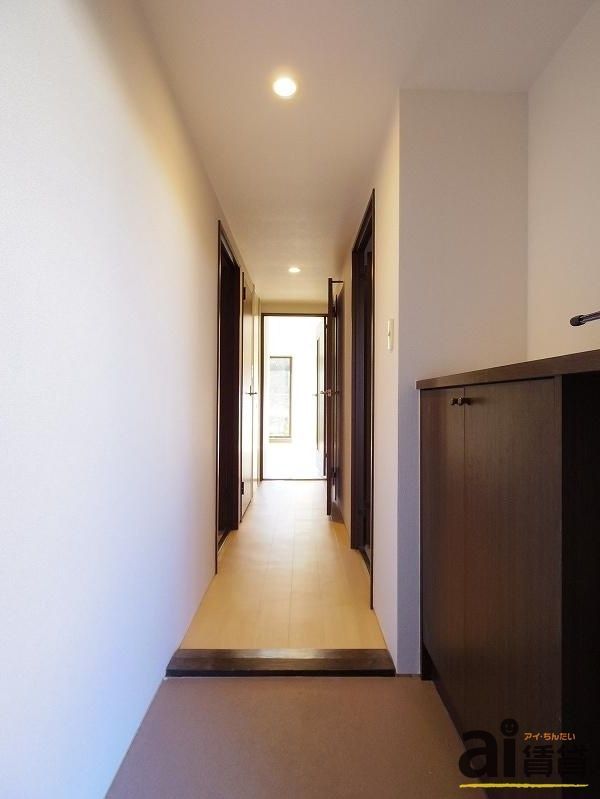 玄関　キッチン