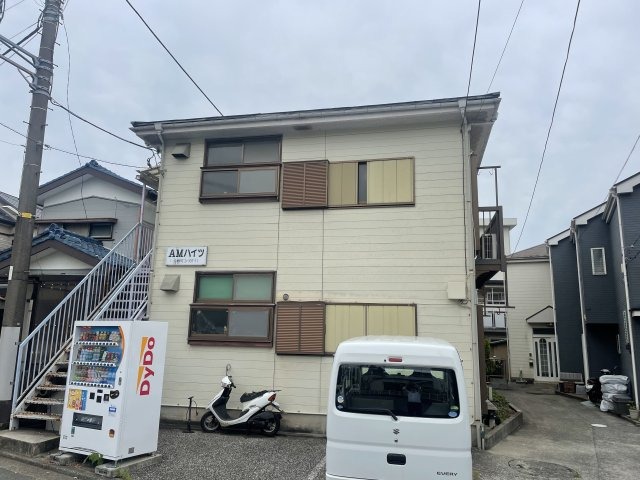 建物外観　（退去前につき前募集時の写真になります）