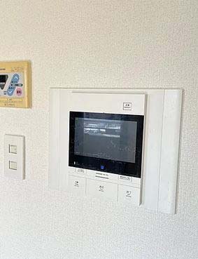 セキュリティ　★モニター付きインターホンで来客時も安心★