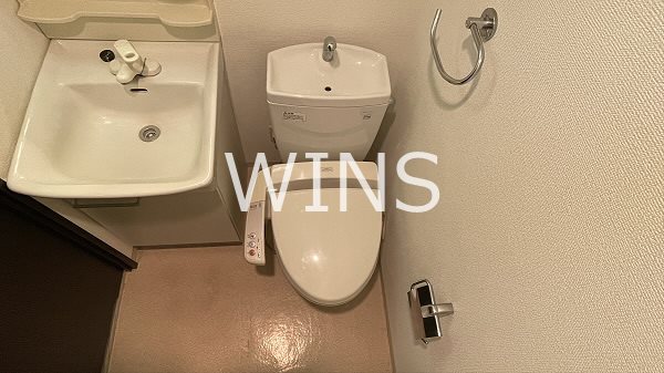 トイレ　別部屋の参考写真です