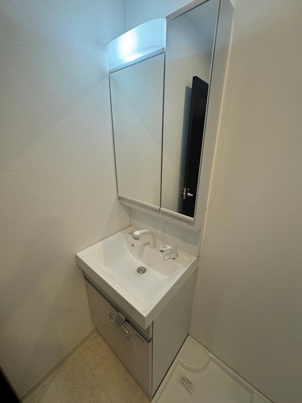 洗面設備　朝の身支度には欠かせない独立洗面化粧台