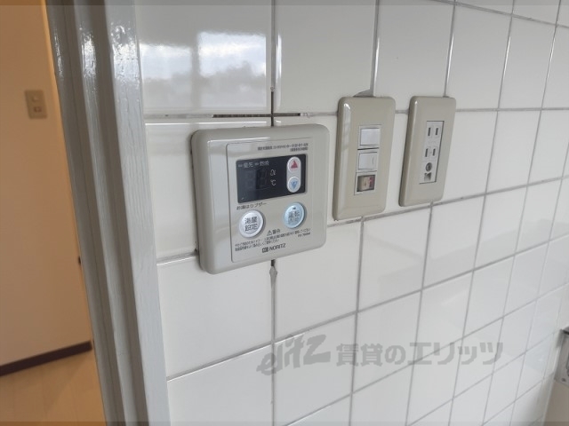 その他設備　給湯器リモコン