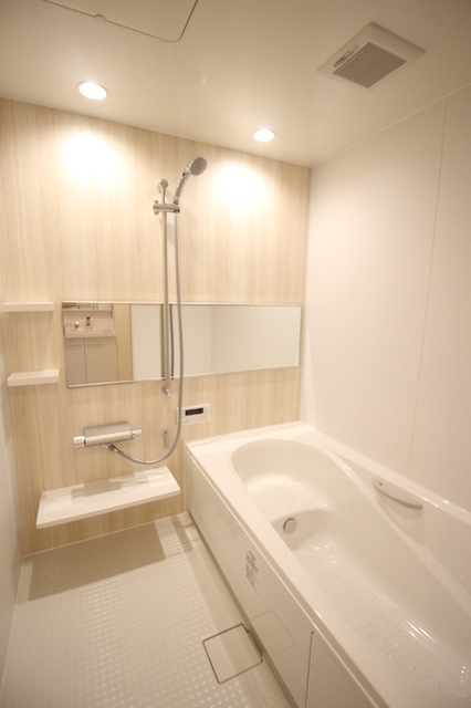 バス・シャワールーム　２０３　浴室