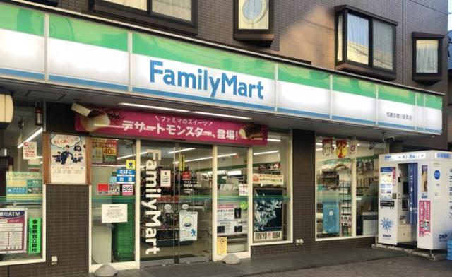 コンビニ　ファミリーマート和泉多摩川駅前店（コンビニ）まで447m