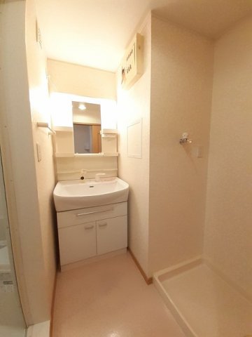 洗面設備　脱衣スペースもあります