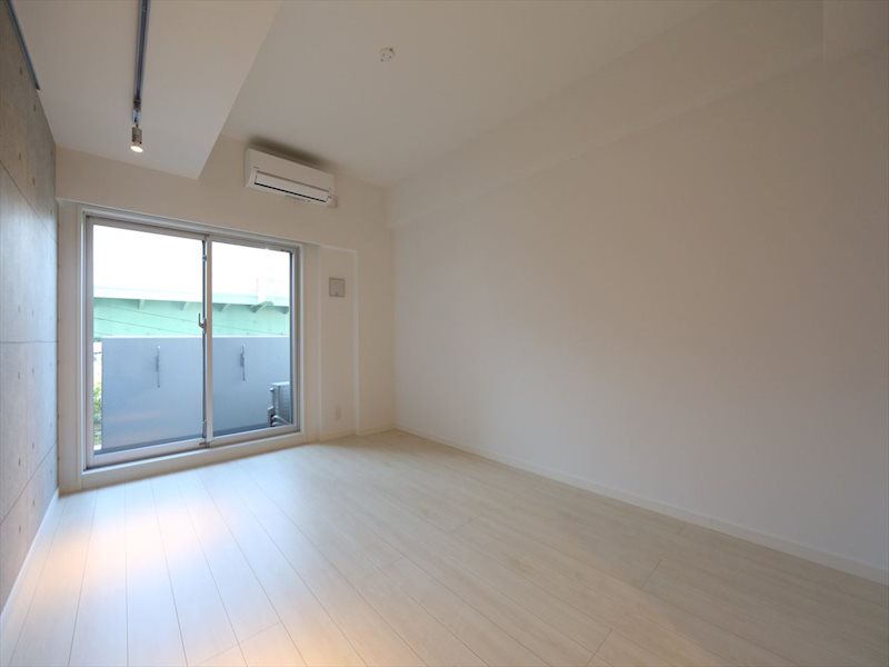 バルコニー　洋室8.9帖　クローゼット　エアコン　Wi-Fi無料