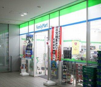 コンビニ　ファミリーマート豊洲スカイズ店（コンビニ）まで64m