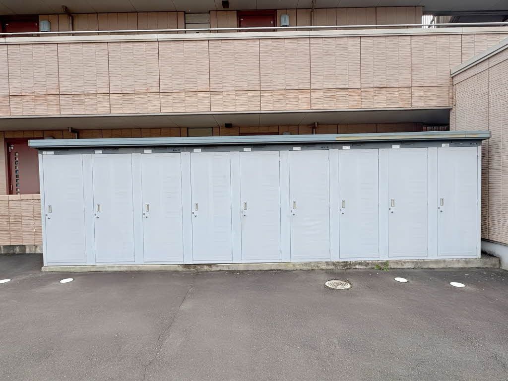 建物外観　ストッカー