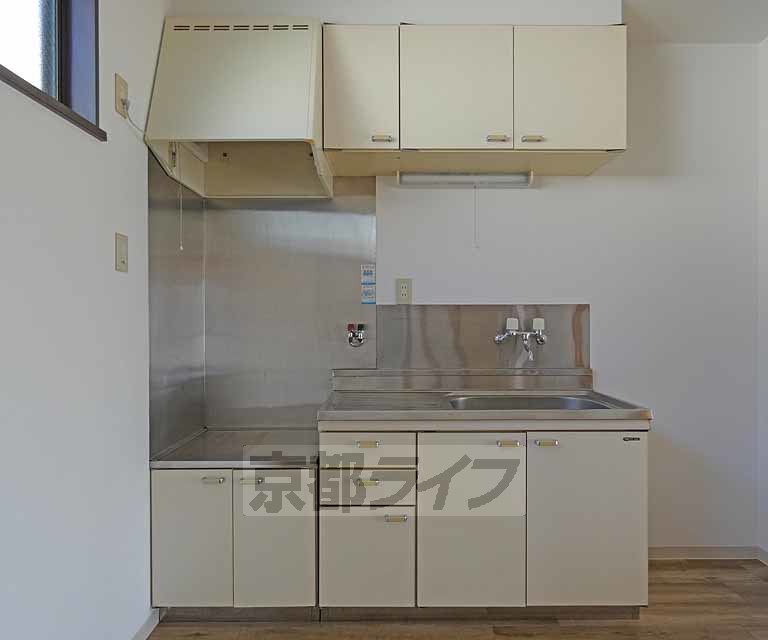 キッチン　広めのキッチンになります。