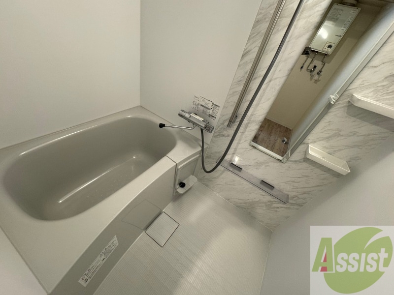 バス・シャワールーム　お風呂になります。一日の疲れを癒してくださいね。