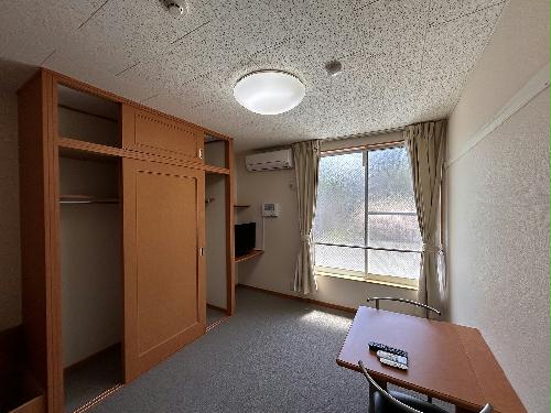 居室・リビング　備品や設備仕様は号室等により異なるため現地をご確認ください。