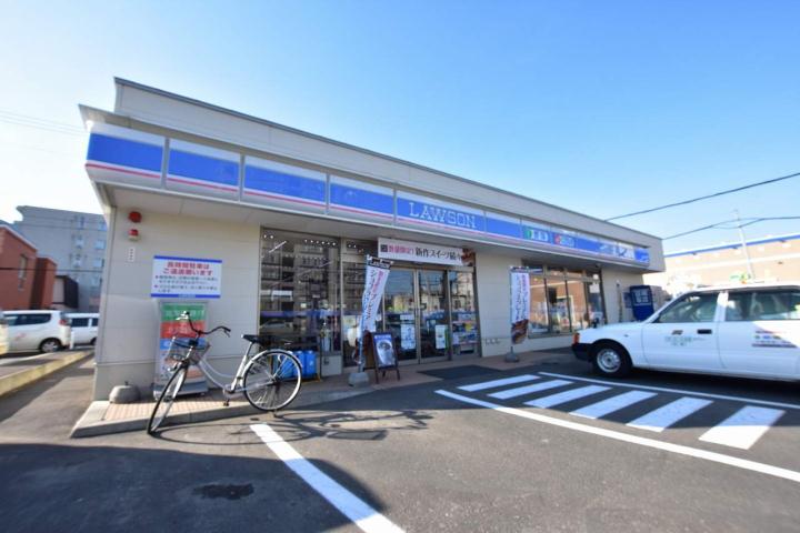 コンビニ　ローソン（コンビニ）まで227m