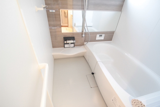 バス・シャワールーム　※別部屋の写真です