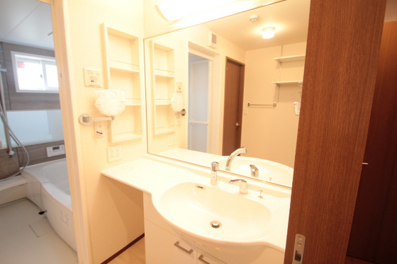 洗面設備　※別部屋の写真です