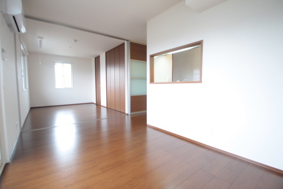 居室・リビング　※別部屋の写真です