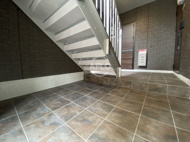 ロビー　大山蓮華　ロビー