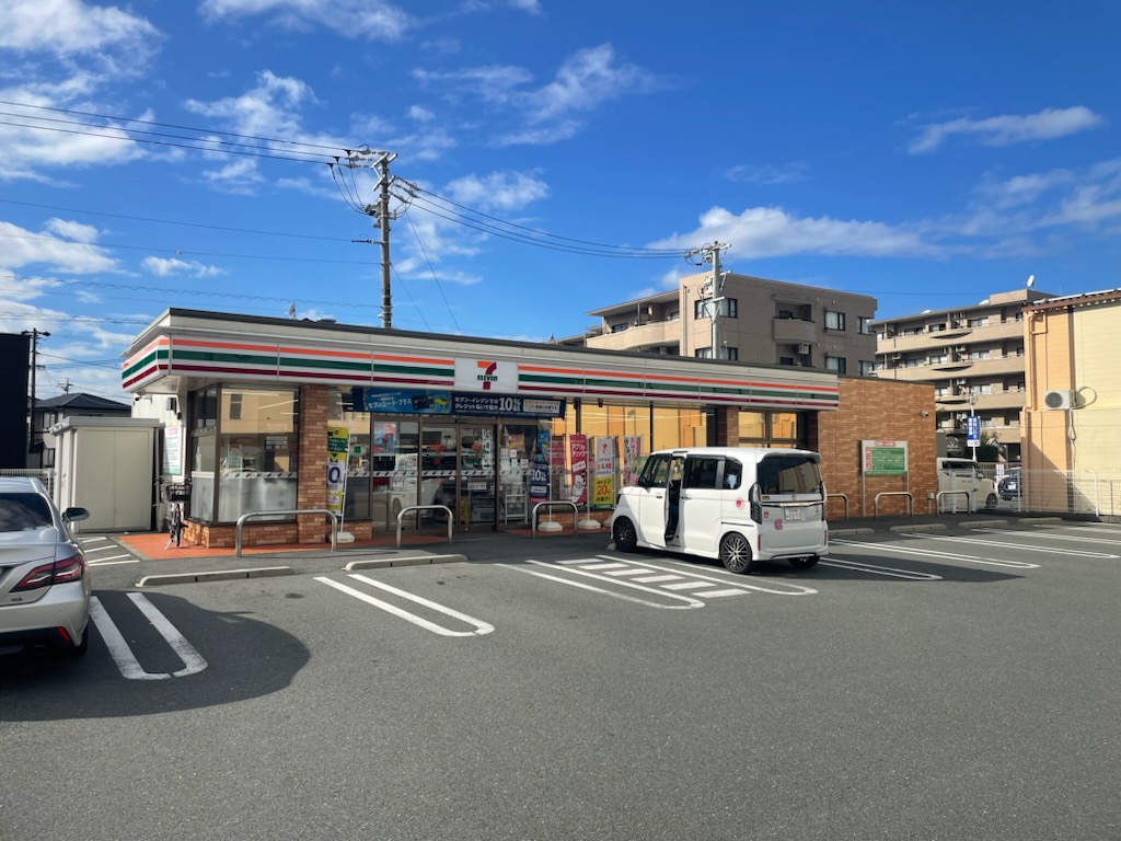 コンビニ　セブンイレブン浜松向宿2丁目店（コンビニ）まで670m