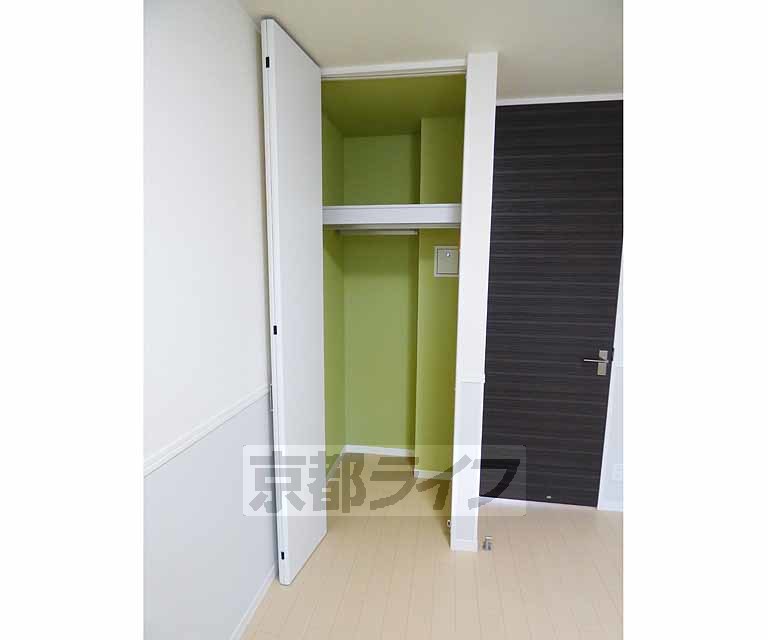 収納　広々とした収納です。