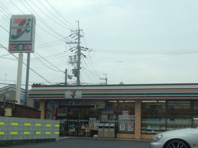 コンビニ　セブンイレブン大津大萱３丁目店（コンビニ）まで550m