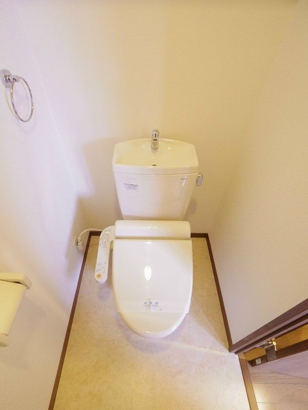 トイレ　※同仕様写真※