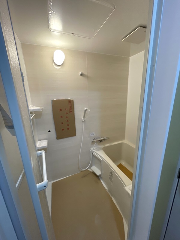 バス・シャワールーム　新品のユニットバス