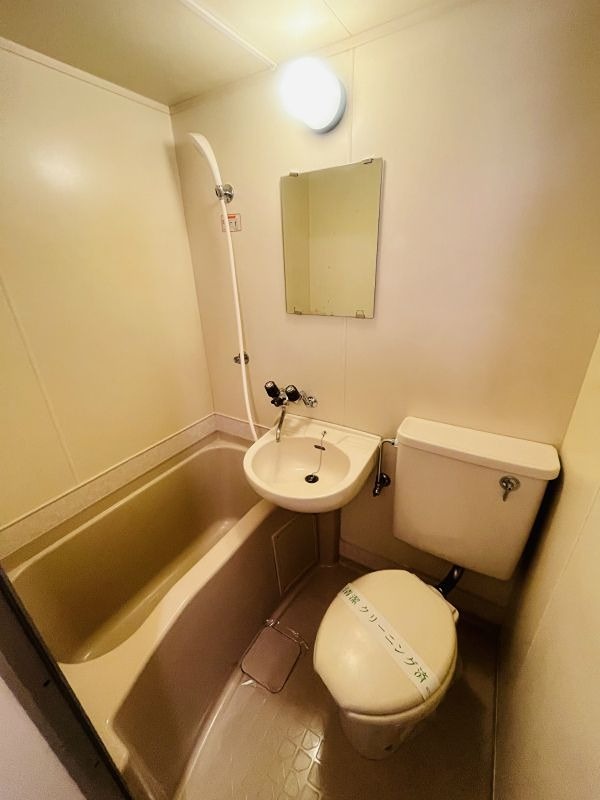 洗面設備　※別タイプの参考画像になります。