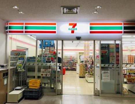 コンビニ　セブンイレブン 東洋大学白山キャンパス店（コンビニ）まで323m