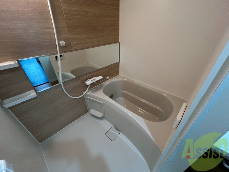 バス・シャワールーム　ユニットバスです。疲れを癒すのに欠かせませんね！