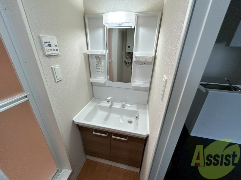 洗面設備　こちらに洗面台があります。朝の洗顔はこちらで。