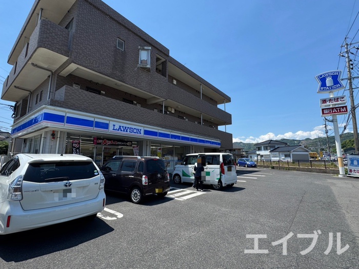 コンビニ　ローソン鹿児島坂之上中央店（コンビニ）まで500m