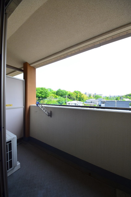 バルコニー　★陽のあたる、明るいバルコニー（４Ｆより）★
