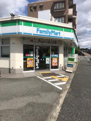 コンビニ　ファミリーマート（コンビニ）まで419m