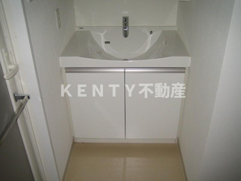 洗面設備　脱衣スペースもあります