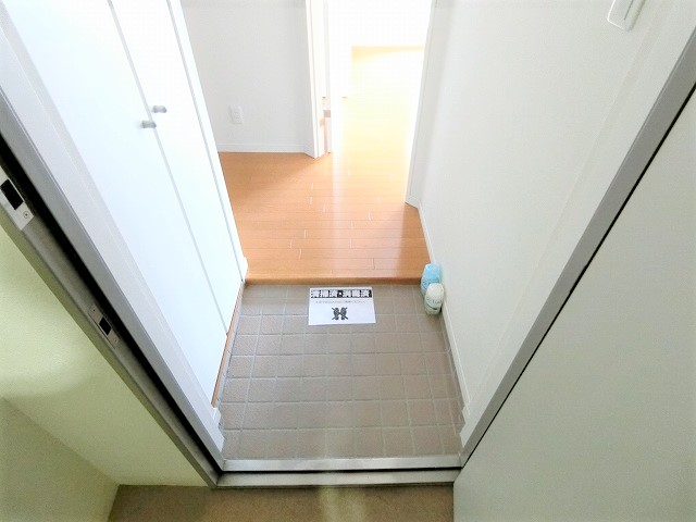 玄関　※別部屋のイメージ写真です。