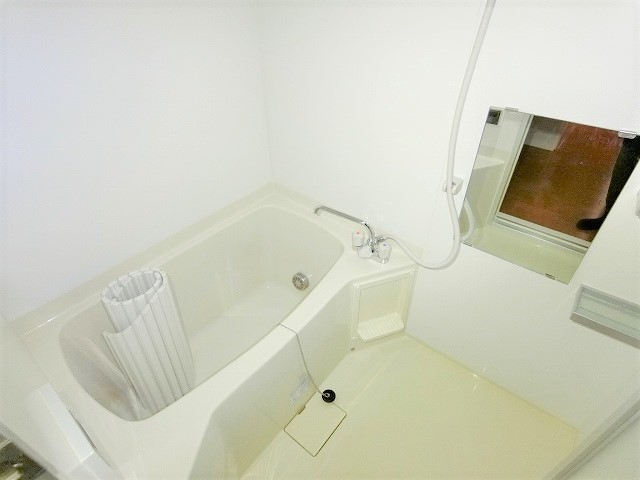 バス・シャワールーム　※別部屋のイメージ写真です。