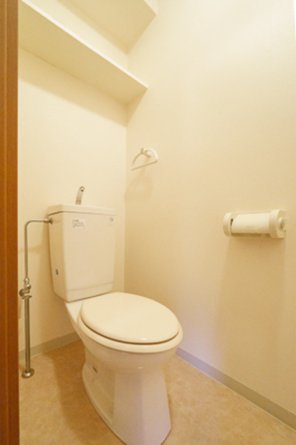 トイレ　※写真は同タイプ住戸です。