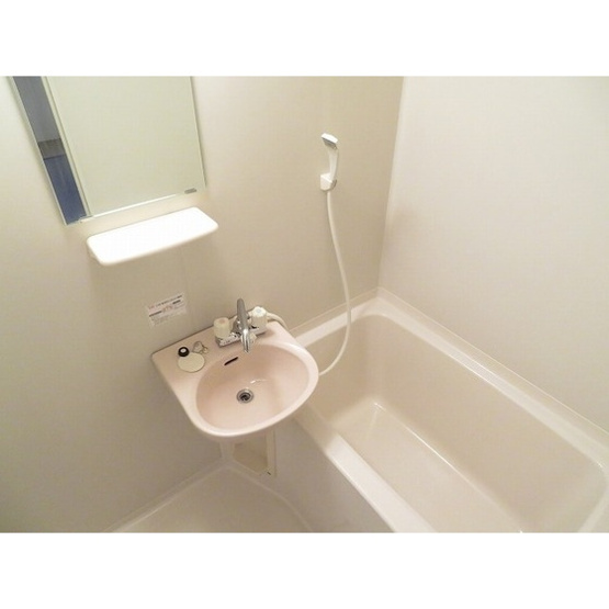 バス・シャワールーム　※別部屋写真