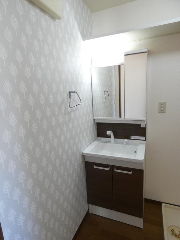 洗面設備　2023年に洗髪洗面化粧台を交換しました。