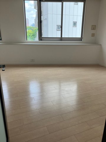 居室・リビング　こちらのリビングで趣味の時間をお楽しみください