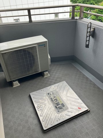 バルコニー　陽当たり良好なバルコニーです