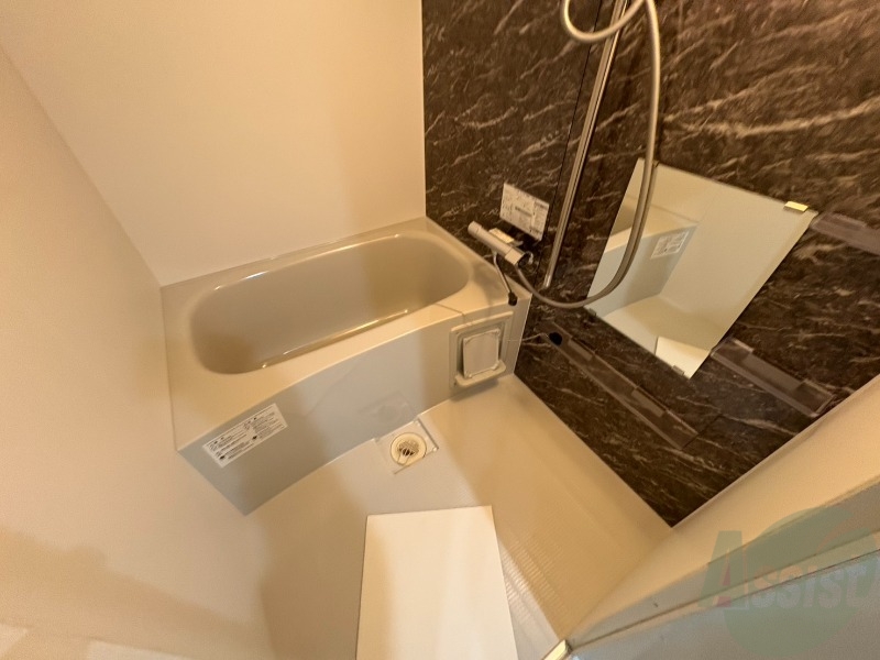 バス・シャワールーム　お風呂になります。一日の疲れを癒してくださいね。