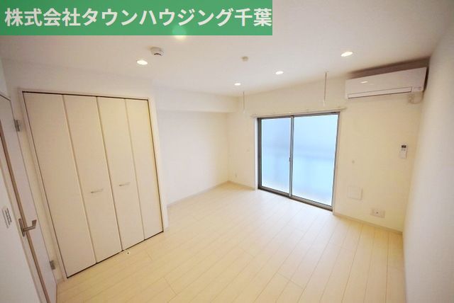 居室・リビング　同タイプの写真の為、実際とは異なります