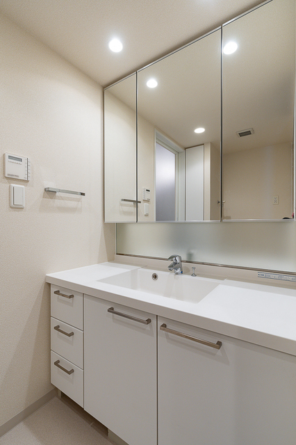 洗面設備　※写真は同タイプ住戸です。