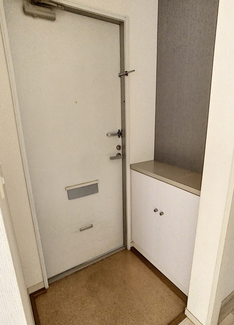 玄関　玄関収納あり！足りなければカラーボックスを上に置くのもあり！